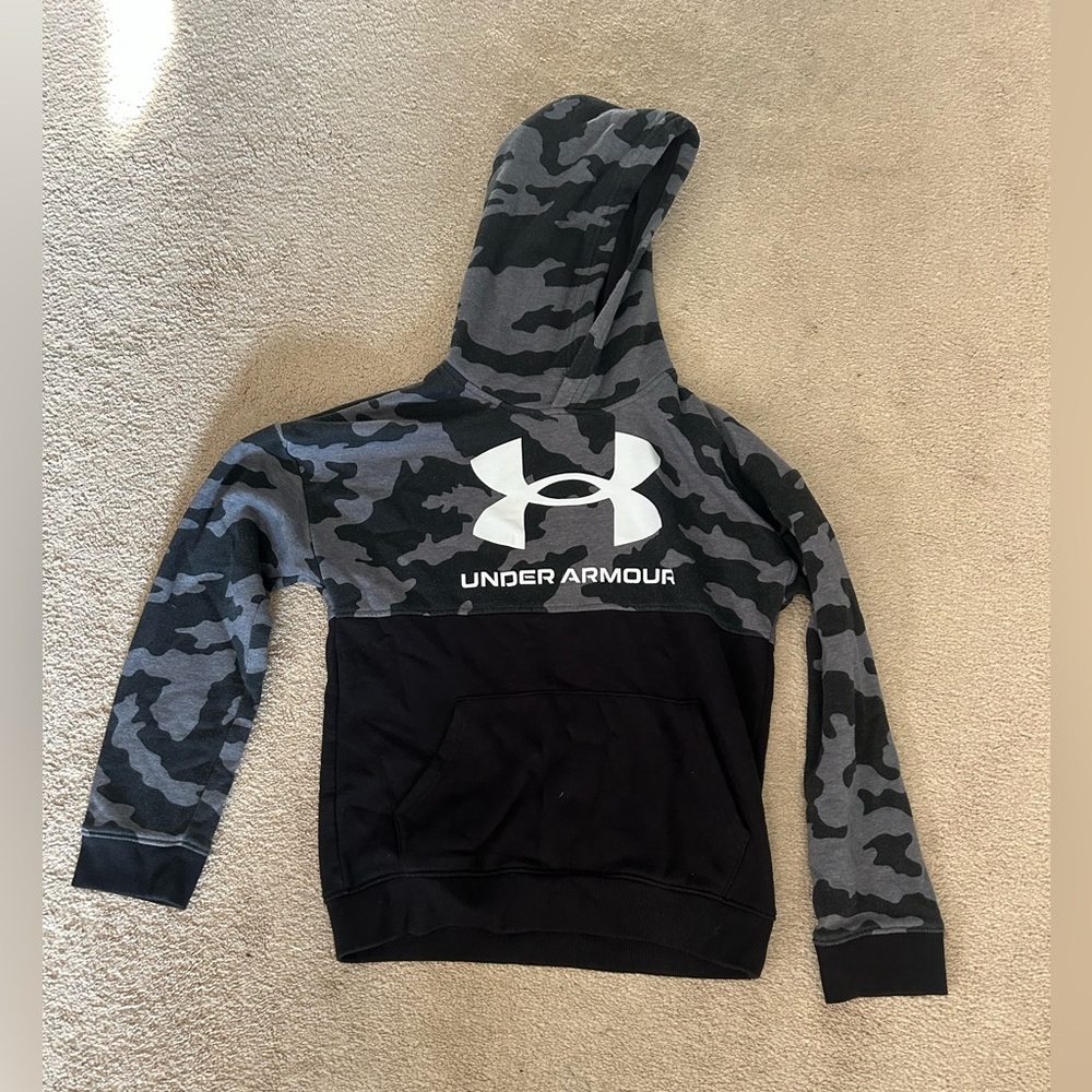 Under armour youth size medium hoodie